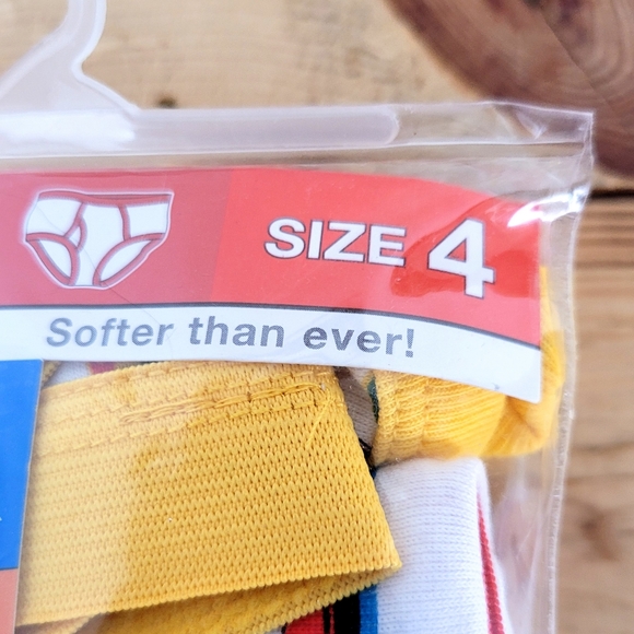 Boys Disney Pixar Briefs Underwear Size 4 NEW Pack Of 5 100% Cotton - Picture 2 of 4